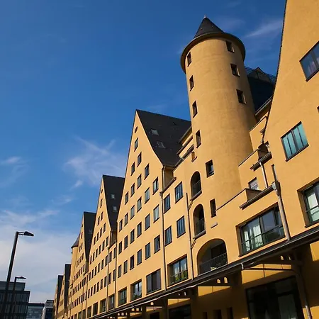 Apartment Loftwohnung Im Kolner Rheinauhafen *